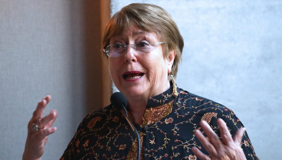 Expresidenta Bachelet dice que le "preocupa" la irrupción de la extrema derecha a nivel nacional e internacional