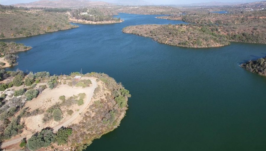 Esval asegura que condición actual del embalse que abastece de agua potable a 1 millón de personas del Gran Valparaíso es “muy positiva”