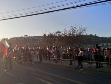 Masivas protestas de damnificados por incendio en Viña del Mar: Se toman caminos y salen a las calles a reclamar "vivienda digna"