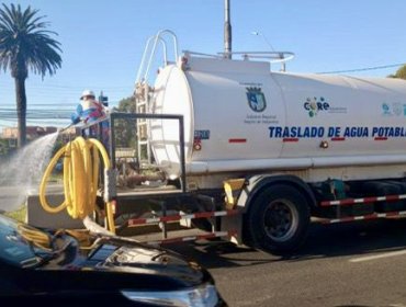 Denuncian al Municipio de San Antonio por usar camiones aljibe para regar jardines y piden indagar posible malversación de fondos