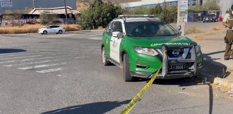 Carabineros mantiene cercado a delincuente herido en asalto a camión en Quilicura