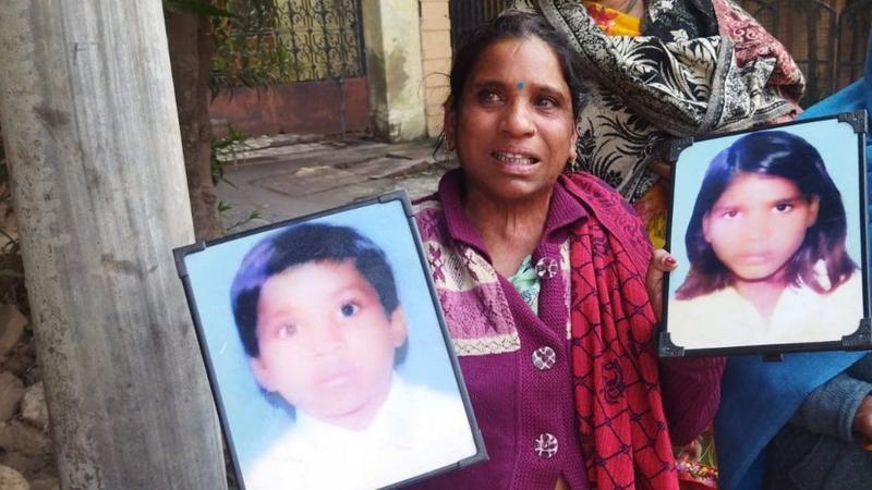 Cómo dos niños se reencontraron con su madre 13 años después de haberse perdido en India
