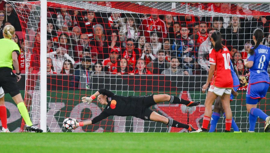 Lyon de Christiane Endler remontó ante Benfica en cuartos de final de la Champions League