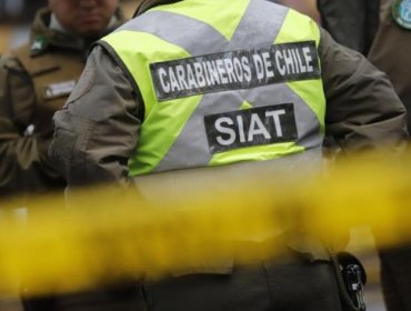 Vehículo de alta gama colisiona con poste del alumbrado público al creer que sería víctima de una encerrona en Providencia