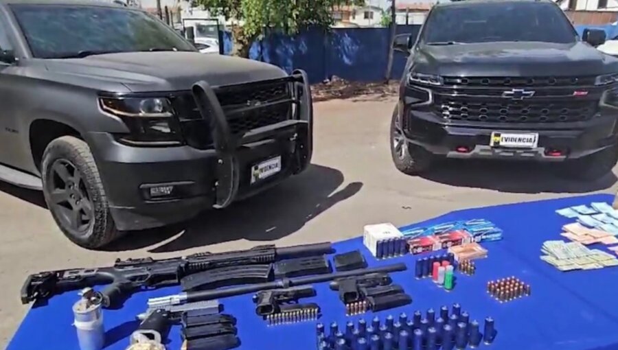 Incautan armamento y autos de lujo que eran utilizados en videos de música urbana en La Florida