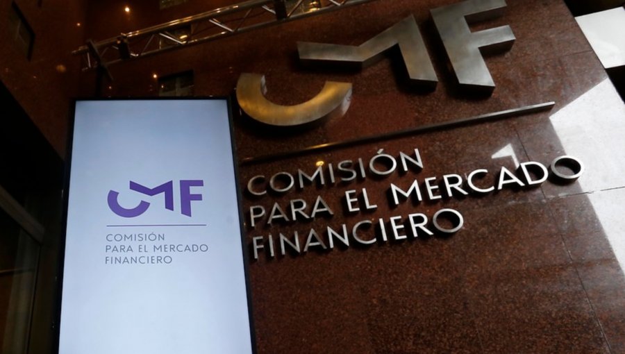 Comisión para el Mercado Financiero presenta denuncia contra tres sitios web y cuatro aplicaciones por estafa y usura