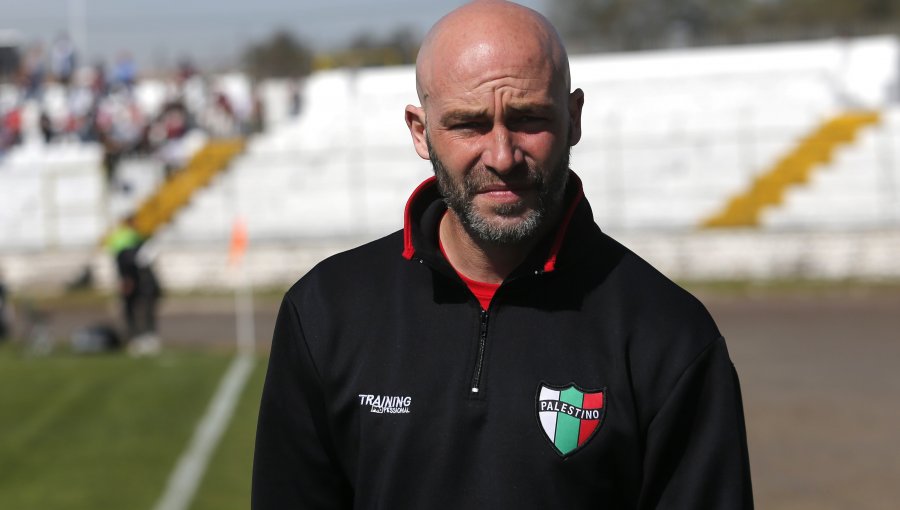 U. Católica iría a la carga por un exentrenador de Palestino tras negativa de Gabriel Milito