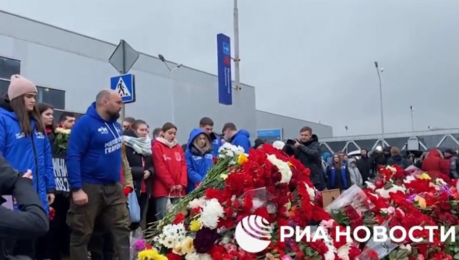Rusia guarda un minuto de silencio en día de luto oficial por víctimas de Moscú