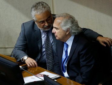 Senador Macaya denuncia “operación” contra exministro Chadwick por su amistad con abogado Luis Hermosilla: “No corresponde”
