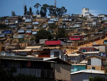 Ante inminente desalojo, Gobierno reconsidera adquirir sitio de megatoma de cerro La Virgen en San Antonio