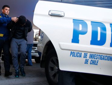 Sujeto es detenido al intentar atropellar a detectives en medio de fiscalización en Viña del Mar