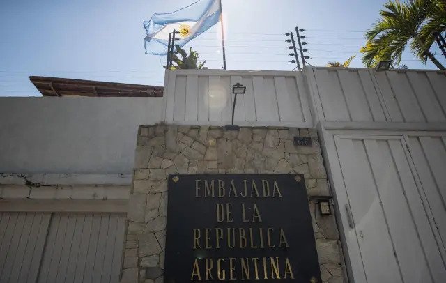 Argentina ordena envío de gendarmes a Venezuela para custodiar la Embajada en Caracas