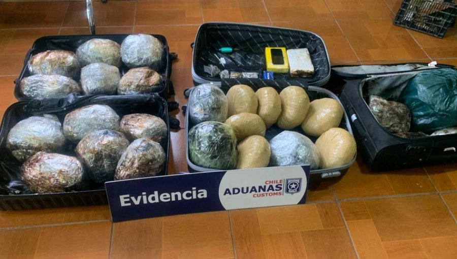 Detienen a conductor con cargamento de más de 35 kilos de droga y municiones en Chaitén