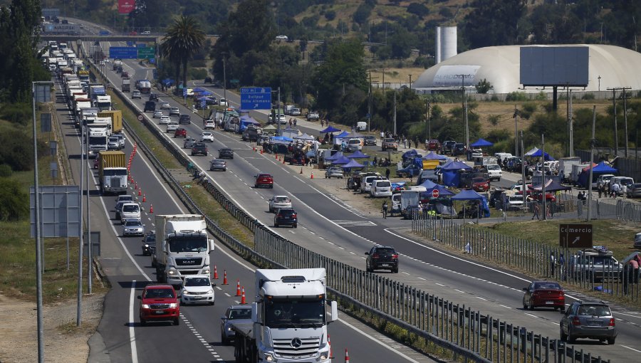 Con peaje a $1.000 y diversas medidas de seguridad, proyectan la llegada de 300 mil personas a la V Región en Semana Santa