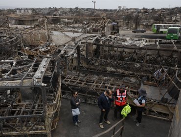 Acuerdan adelantar pagos de la TNE en la región de Valparaíso tras los daños que dejó el megaincendio en buses y conductores