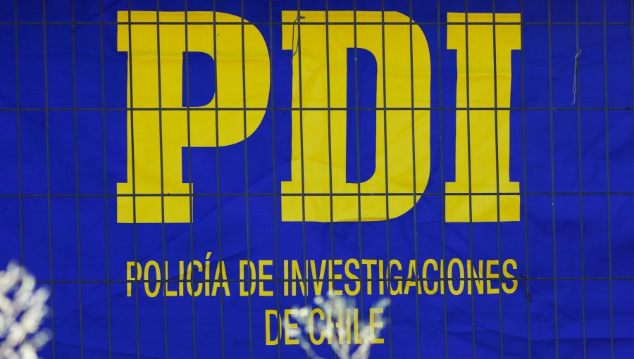 Encuesta revela que el 57% de consultados respalda labor de la PDI y un 46% la de Carabineros