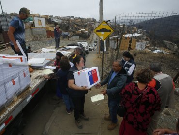 Diputado Andrés Celis pide a Mineduc reponer computadores quemados en incendios de Valparaíso