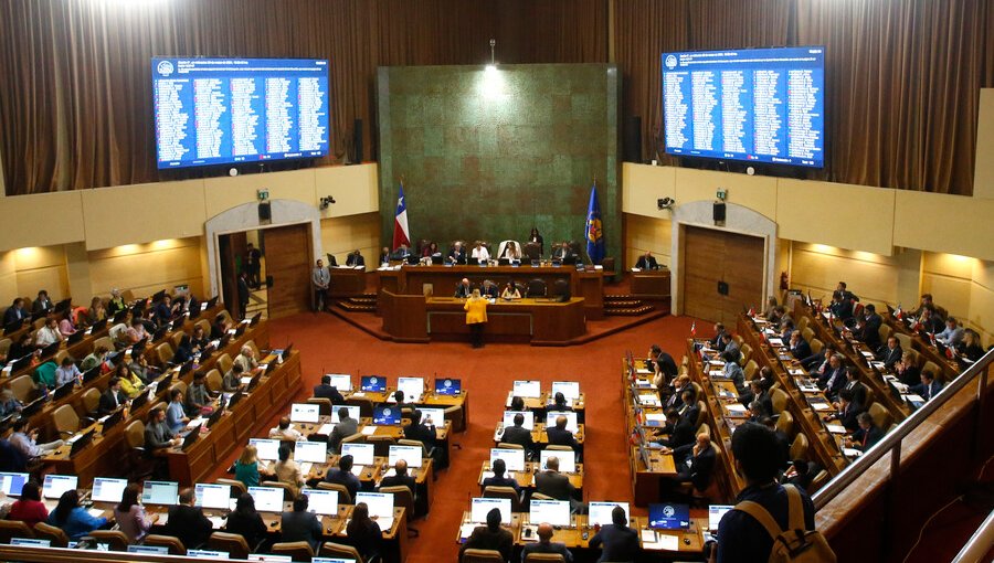 ¿Rebaja de parlamentarios? Diputados de Valparaíso no lo ven como una solución