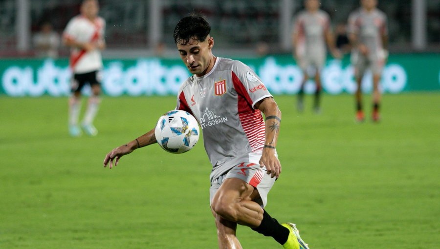 DT de Estudiantes de La Plata explicó por qué incluyó a Javier Altamirano en la lista para Copa Libertadores