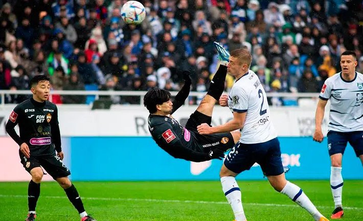 Víctor Dávila anotó un golazo de chilena en triunfo del CSKA Moscú en la Copa de Rusia