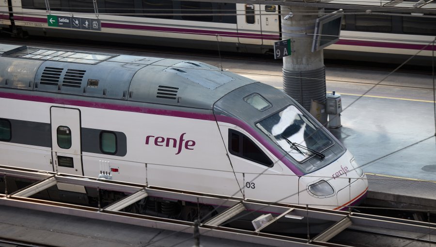 Principal empresa de transporte ferroviario de España negocia con Chile el suministro de trenes de segunda mano