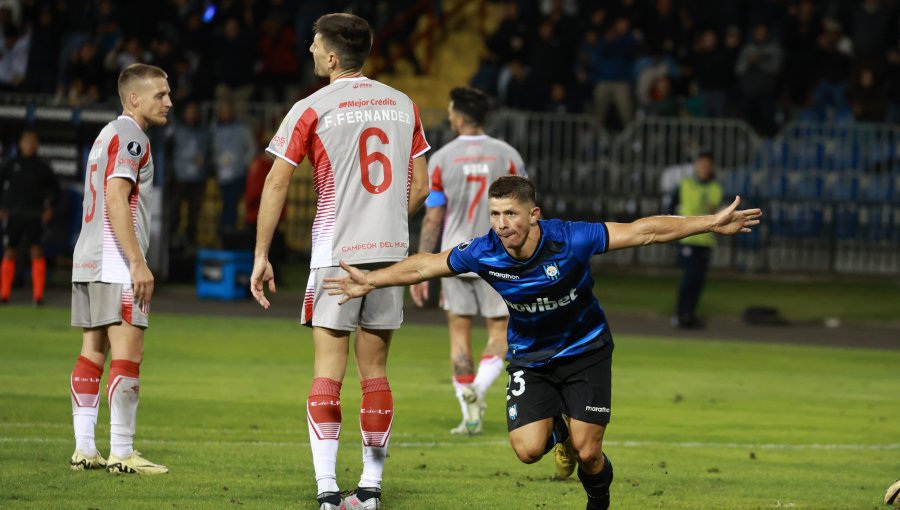 Huachipato arrancó su participación en Copa Libertadores con un empate ante Estudiantes de La Plata