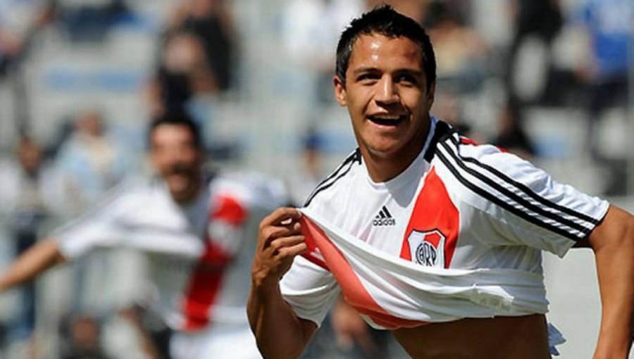 En Argentina aseguran que River Plate reactivaría negociaciones por Alexis Sánchez