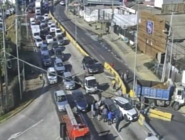 Accidente vehicular mantiene el tránsito suspendido en ambos sentidos de la ruta F-30 de Concón