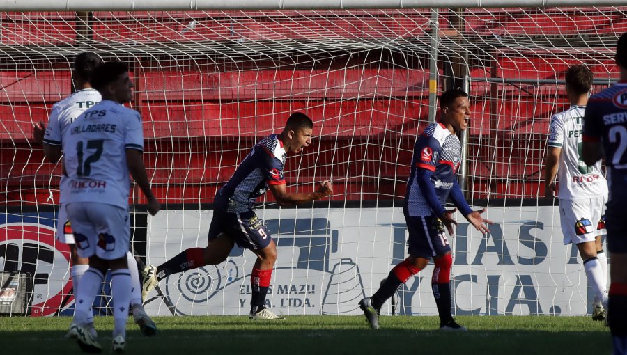 Deportes Recoleta acecha el liderato: los partidos de este domingo en el Ascenso