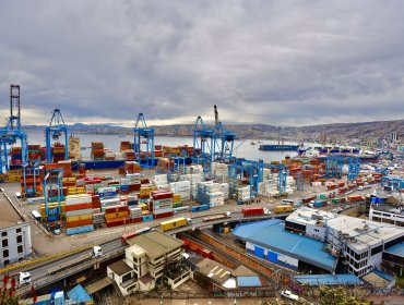"Tarifas de seguridad" tienen enfrentadas a la Fiscalía Nacional Económica con tres empresas portuarias de Valparaíso y San Antonio