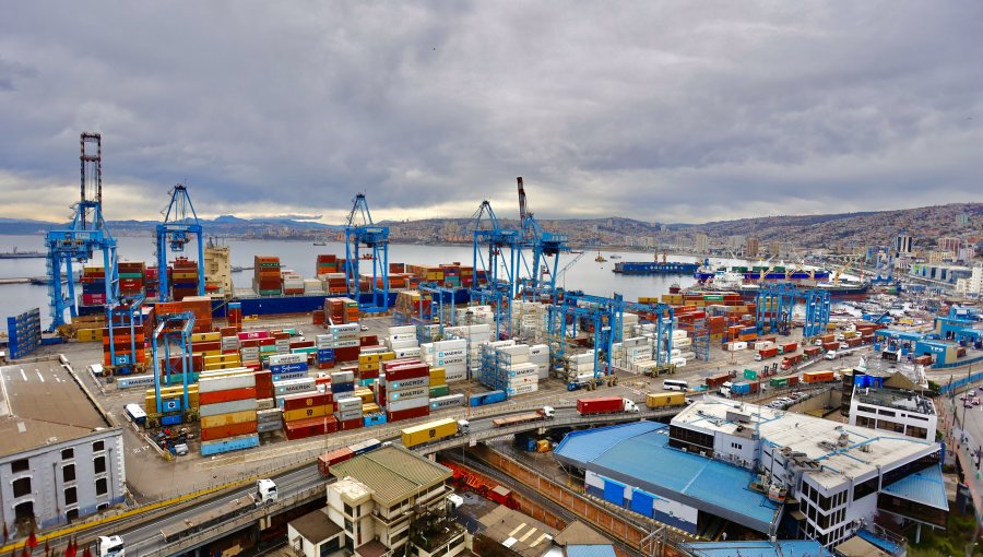 "Tarifas de seguridad" tienen enfrentadas a la Fiscalía Nacional Económica con tres empresas portuarias de Valparaíso y San Antonio