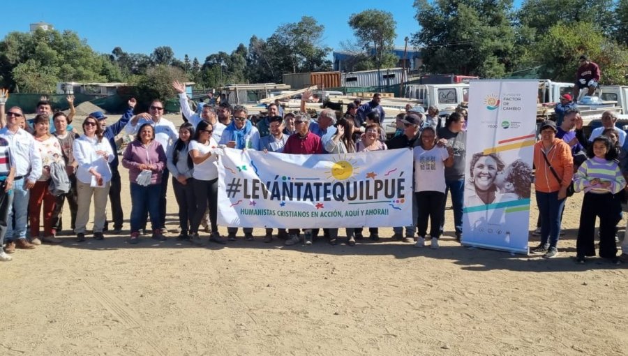 12 familias afectadas por megaincendio en Quilpué recibieron materiales de construcción y enseres de interior