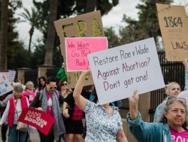 Corte Suprema de Arizona revive una ley de 1864 que prohíbe el aborto en casi todos los casos