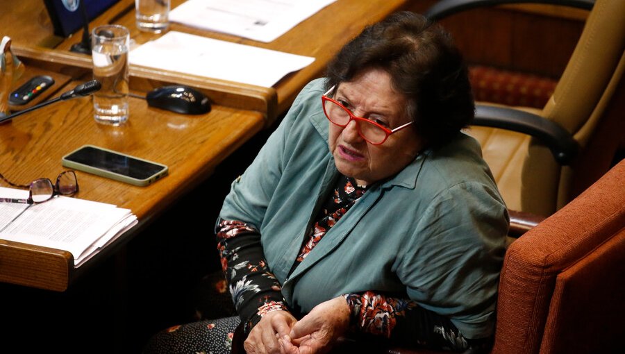 Diputada Cordero es blanco de críticas ante polémicos dichos sobre esquizofrénicos en Comisión de Salud