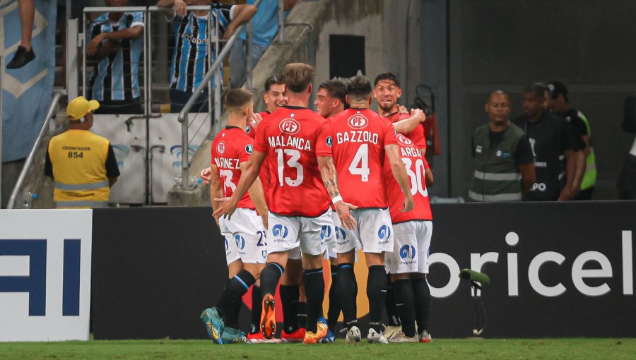 Huachipato trepa a la cima de su grupo tras dar la sorpresa y derrotar a Gremio en Copa Libertadores