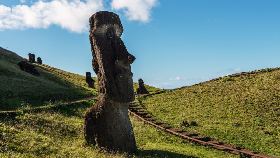 Crisis de la vivienda golpea fuertemente a Rapa Nui: solución habitacional contempla desalojar a familias con hasta tres casas en la isla