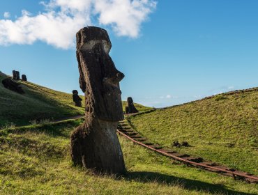 Crisis de la vivienda golpea fuertemente a Rapa Nui: solución habitacional contempla desalojar a familias con hasta tres casas en la isla