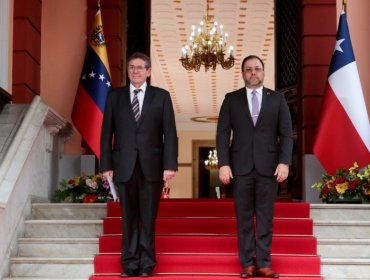 Gobierno evalúa llamar a consulta a embajador de Chile en Venezuela tras dichos de canciller Gil sobre el Tren de Aragua