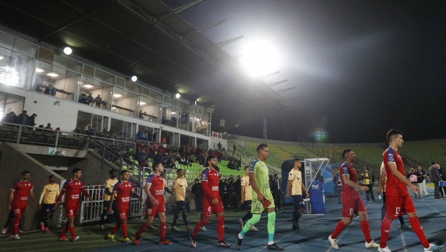 Evalúan cambiar el sistema de iluminación del estadio Elías Figueroa de Valparaíso para adaptarlo a parámetros Conmebol