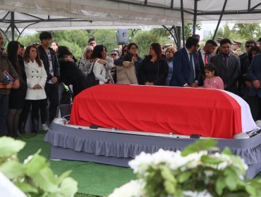 Con disparos de salva y toque de silencio fue despedido el mayor Sánchez en íntimo funeral en Pudahuel