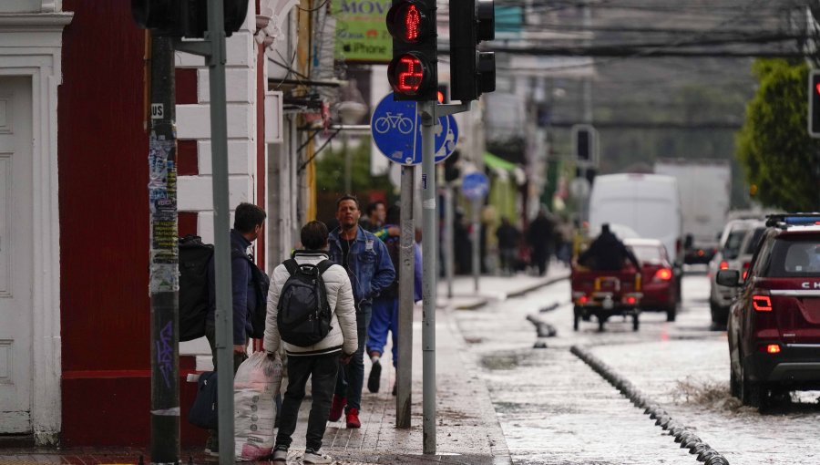 Lluvias obligaron a cerrar varios supermercados y tiendas comerciales en Copiapó y Vallenar