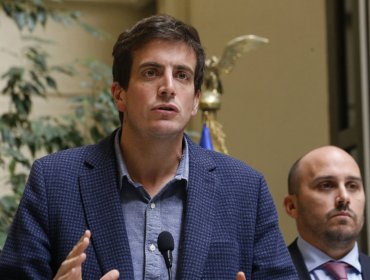 Chile Vamos apunta a diputado republicano por faltar a votación que le dio la presidencia de la Cámara a Cariola