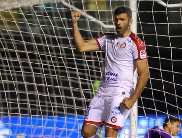 Con doblete de Gigliotti, Unión La Calera rescató empate a 2 ante Audax en La Florida