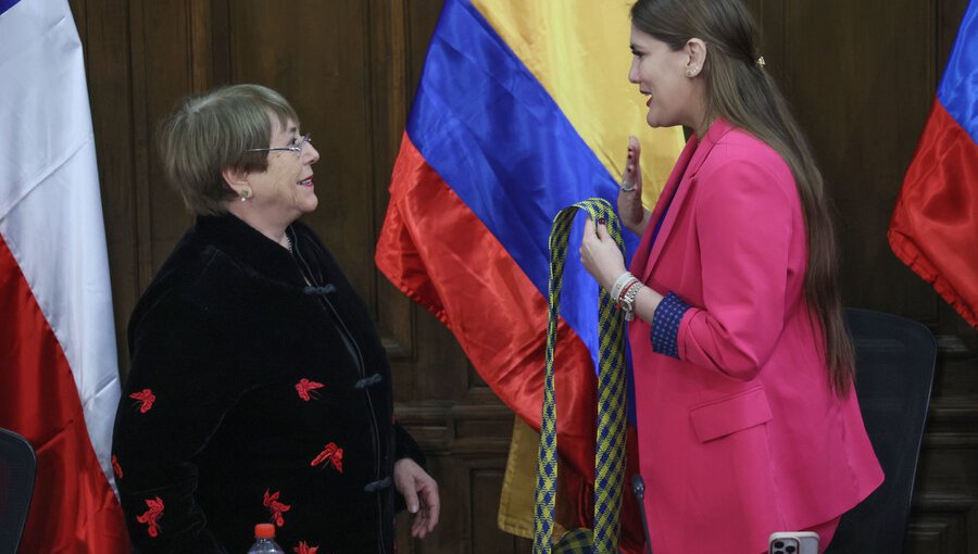 Parlamento Andino entrega condecoración Simón Bolívar a Michelle Bachelet