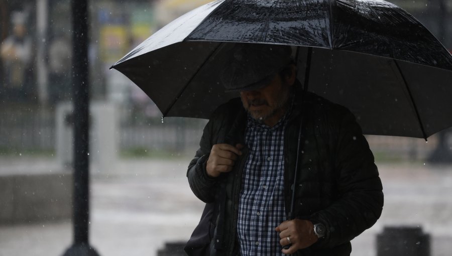 Senapred declara alerta temprana por precipitaciones en tres regiones