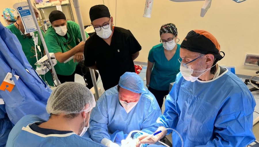 Hospital Fricke de Viña realiza compleja intervención microvascular para extraer un tumor mandibular paciente de 72 años