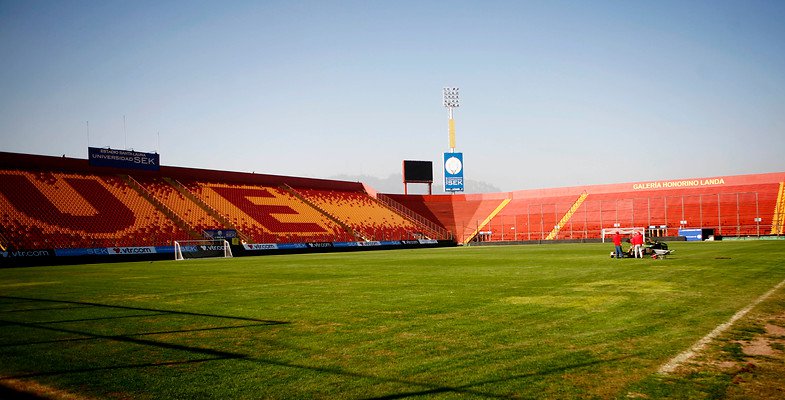 Denuncian mal estado del estadio Santa Laura: "La cancha está mala y todos se dan cuenta"