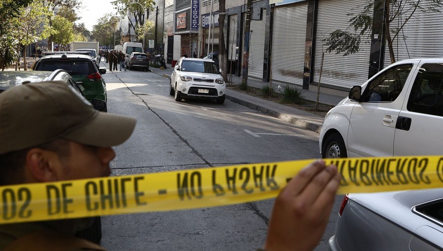 Carabinero en retiro repelió a balazos asalto de motochorros: Delincuente herido