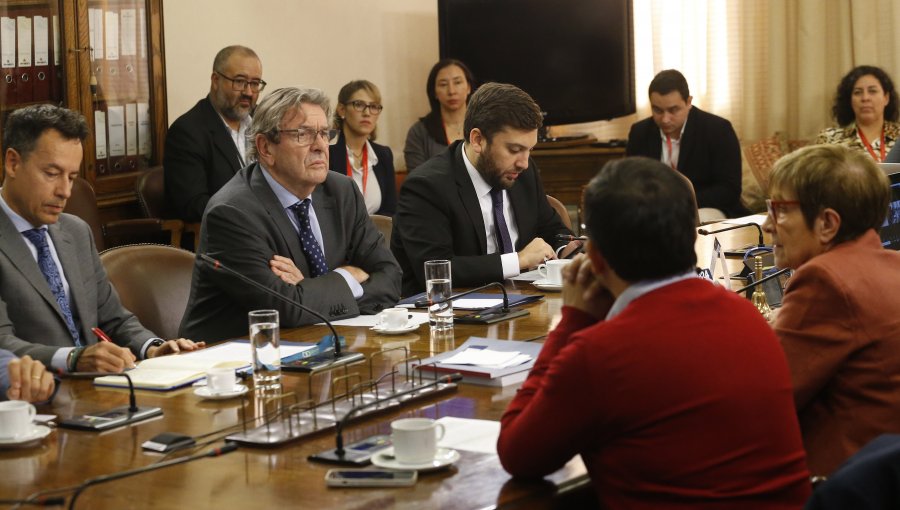 Embajador Gazmuri aseguró que hay 800 mil migrantes venezolanos en Chile