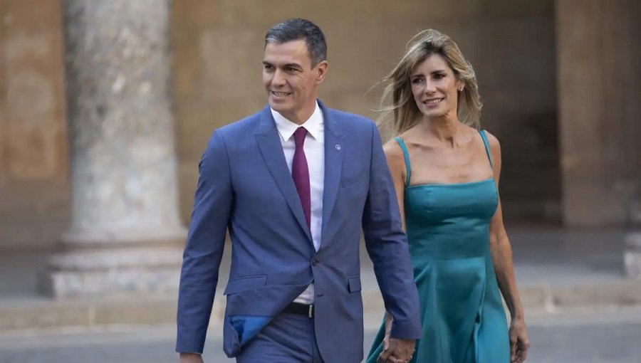 "Necesito parar y reflexionar": Presidente del gobierno español se plantea renunciar tras iniciarse una investigación a su esposa